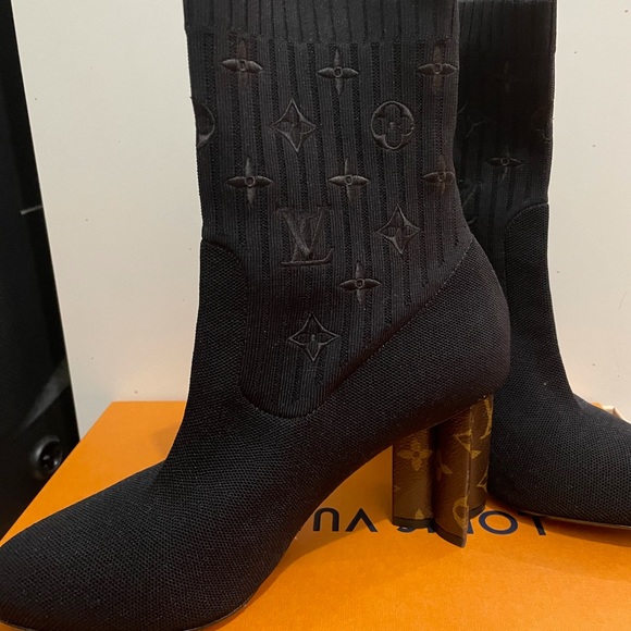 Louis Vuitton - Picture 4 of 10